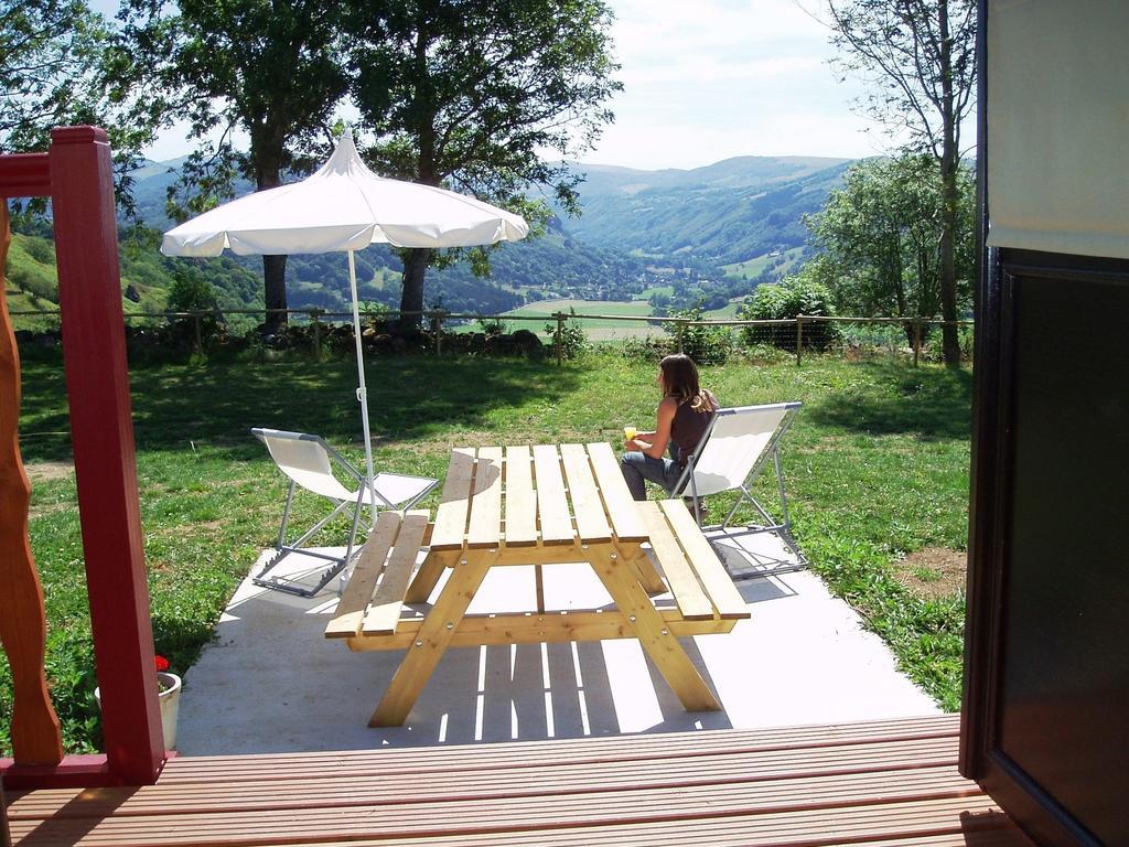 Domaine De La Chaux De Revel Konuk evi Saint-Martin-Valmeroux Dış mekan fotoğraf